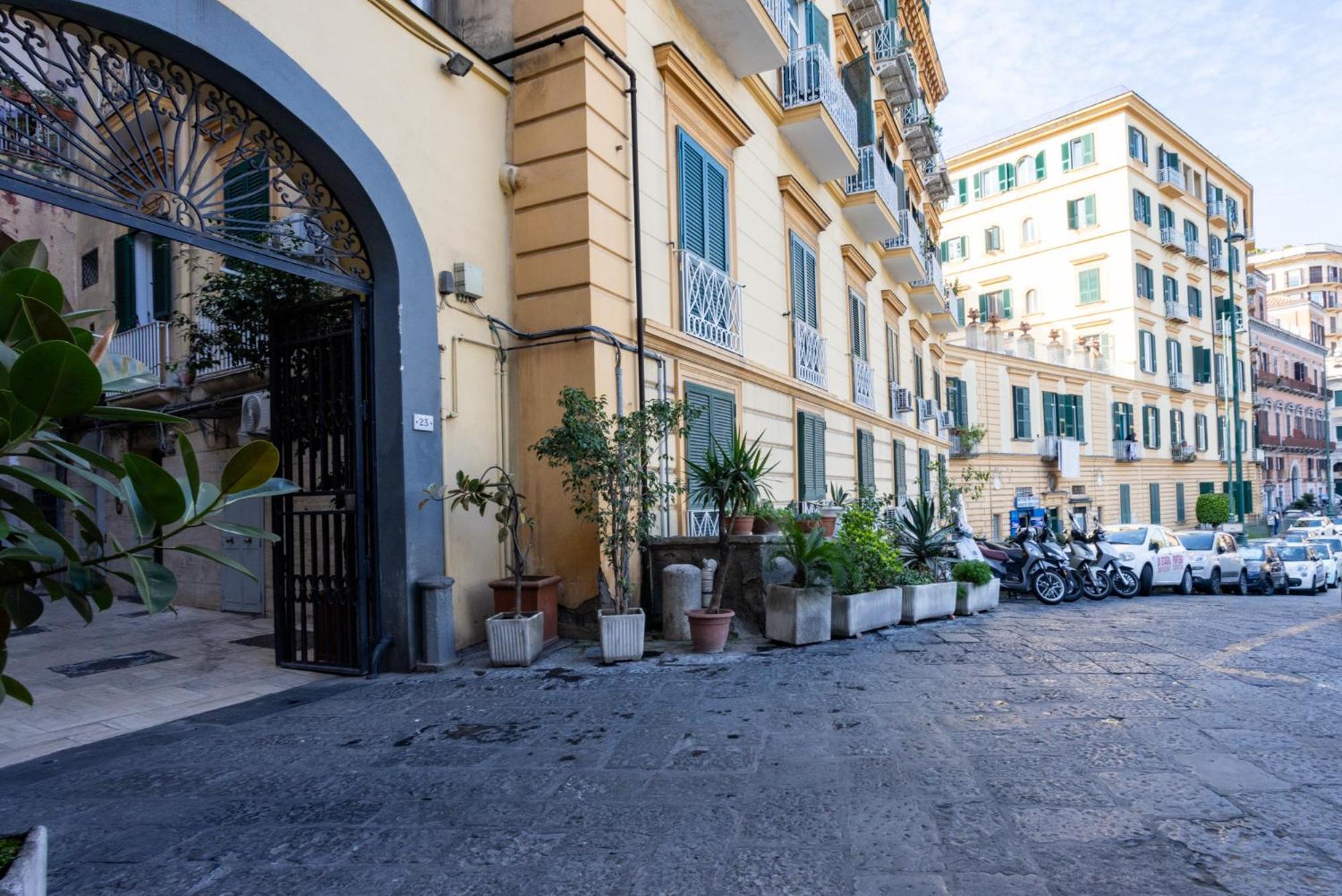 Molo Caracciolo Apartment Naples Exterior photo