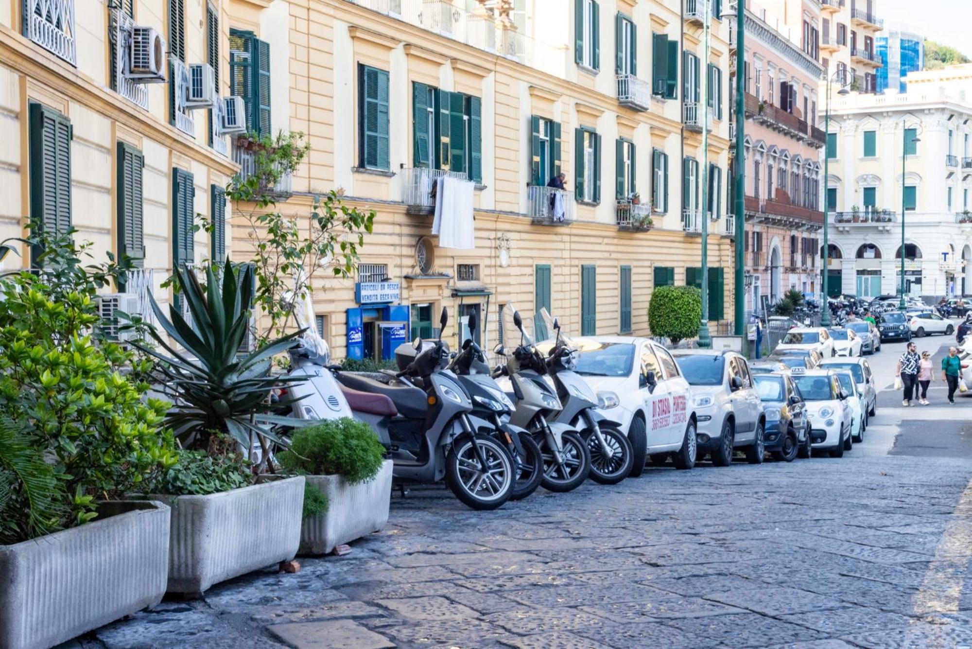 Molo Caracciolo Apartment Naples Exterior photo